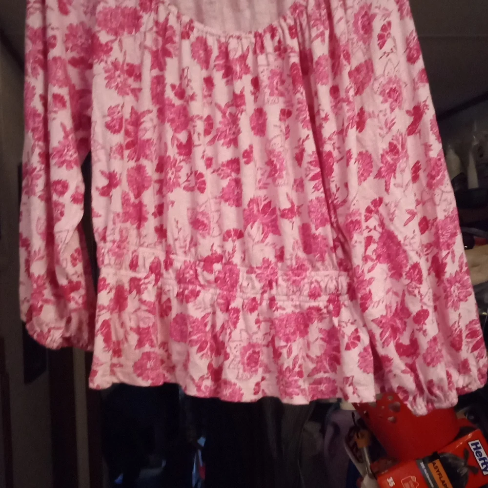 NWOT Wonderly Pink Floral Top - Picture 3 of 4